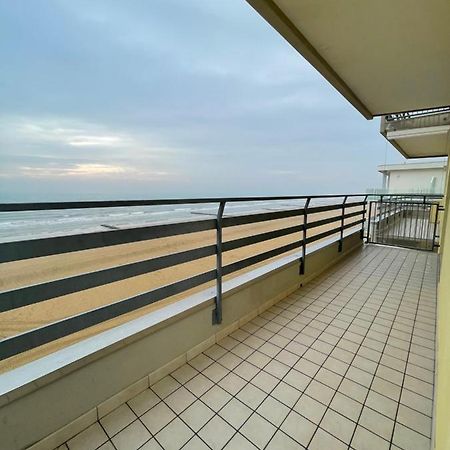 Condominio Cansiglio- Walterigato Apartments- Solo Per Famiglie Lido di Jesolo Exterior photo