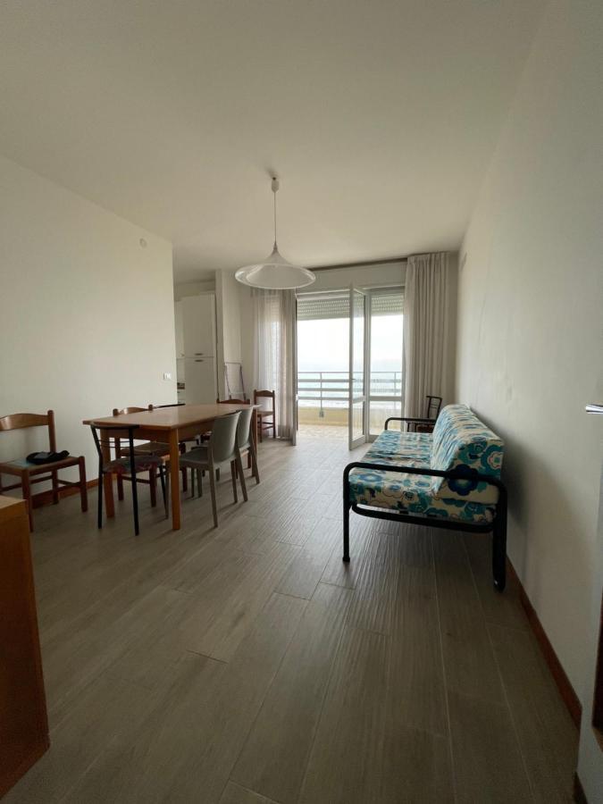 Condominio Cansiglio- Walterigato Apartments- Solo Per Famiglie Lido di Jesolo Exterior photo