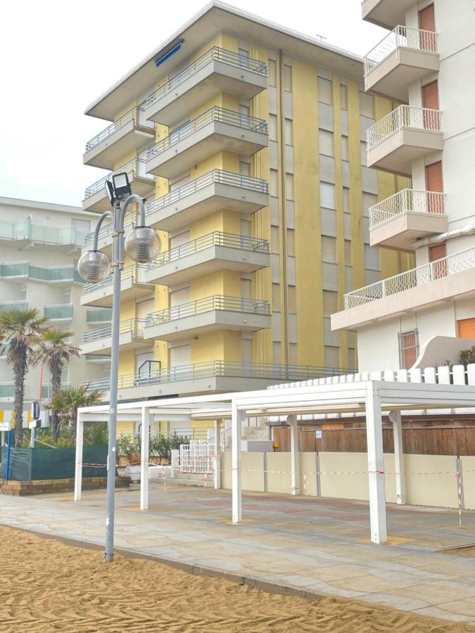 Condominio Cansiglio- Walterigato Apartments- Solo Per Famiglie Lido di Jesolo Exterior photo