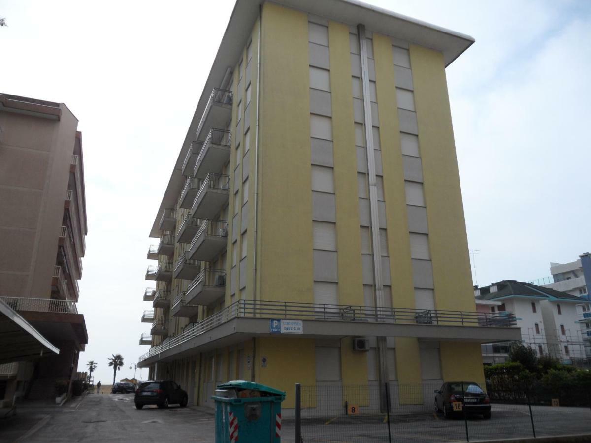 Condominio Cansiglio- Walterigato Apartments- Solo Per Famiglie Lido di Jesolo Exterior photo
